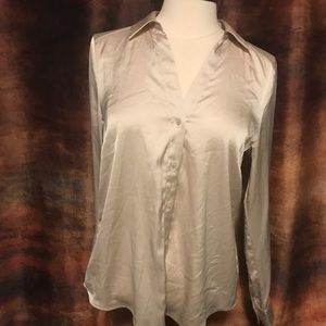 EUC -  H&M cream long sleeve button down light weight shirt